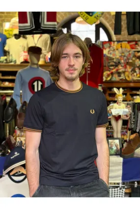 Fred Perry - M1588 Twin Tipped Navy/ Dark Caramel - T-Shirt