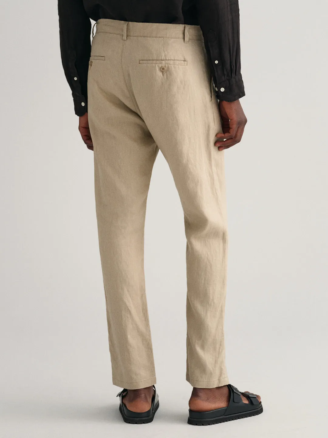 Gant Men Smart Mid-Rise Smart Loose Fit Linen Trousers